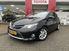 Toyota Auris - 1.8 Hybrid Dynamic | sensoren v/a | Navi | Achteruitrijcamera