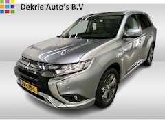 Mitsubishi Outlander - 2.4 PHEV Pure AWD.176KW Leder / Navigatie / ruise-ctr. / Pdc+Camera / Lmv. / Apk okt-2025