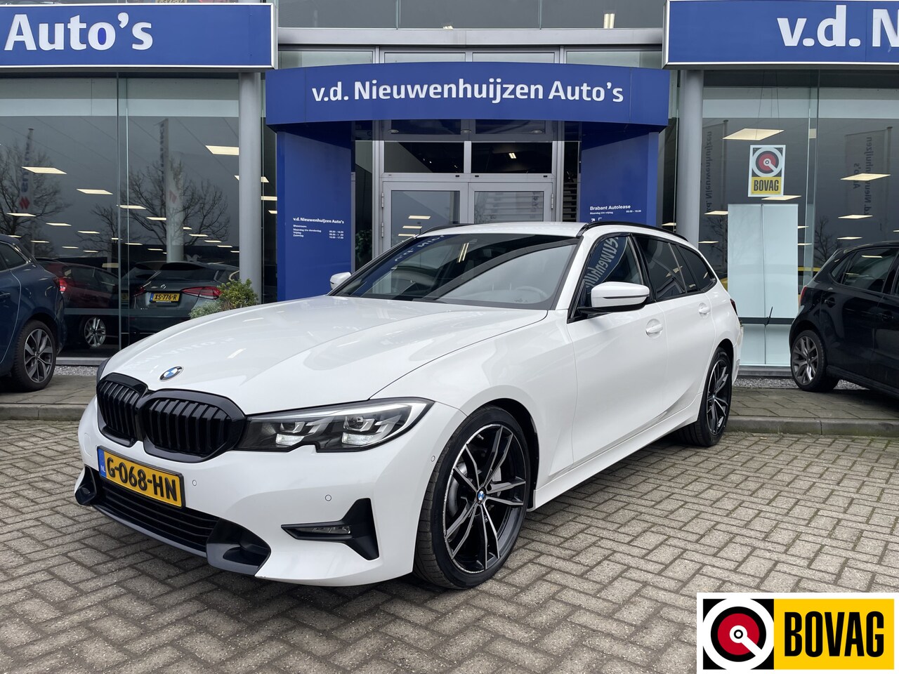 BMW 3-serie Touring - 330i Introduction Executive Edition | Navi | Cruise | Climate | Info Bas 0492588982 - AutoWereld.nl