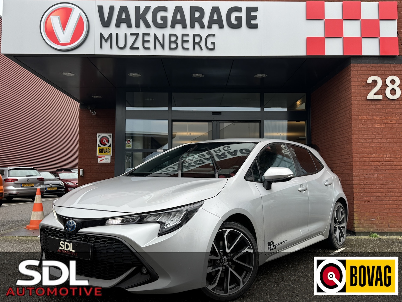 Toyota Corolla - 1.8 Hybrid Dynamic // NAVI // CAMERA // ADAPTIVE CRUISE // APPLE CARPLAY / ANDROID AUTO // - AutoWereld.nl