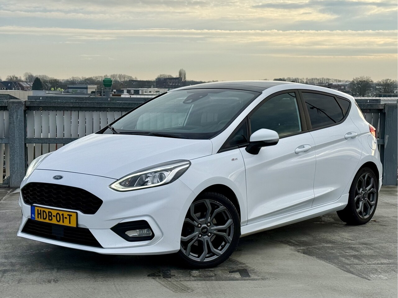 Ford Fiesta - 1.0 ST-Line | Pano | ACC | Navi | 17" - AutoWereld.nl