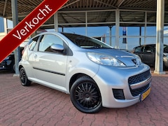 Peugeot 107 - 1.0-12V XS AUTOMAAT 12 MND BOVAG GAR | AIRCO | CDV | SPOILER | ELEKTR. RAMEN | RADIO/CD