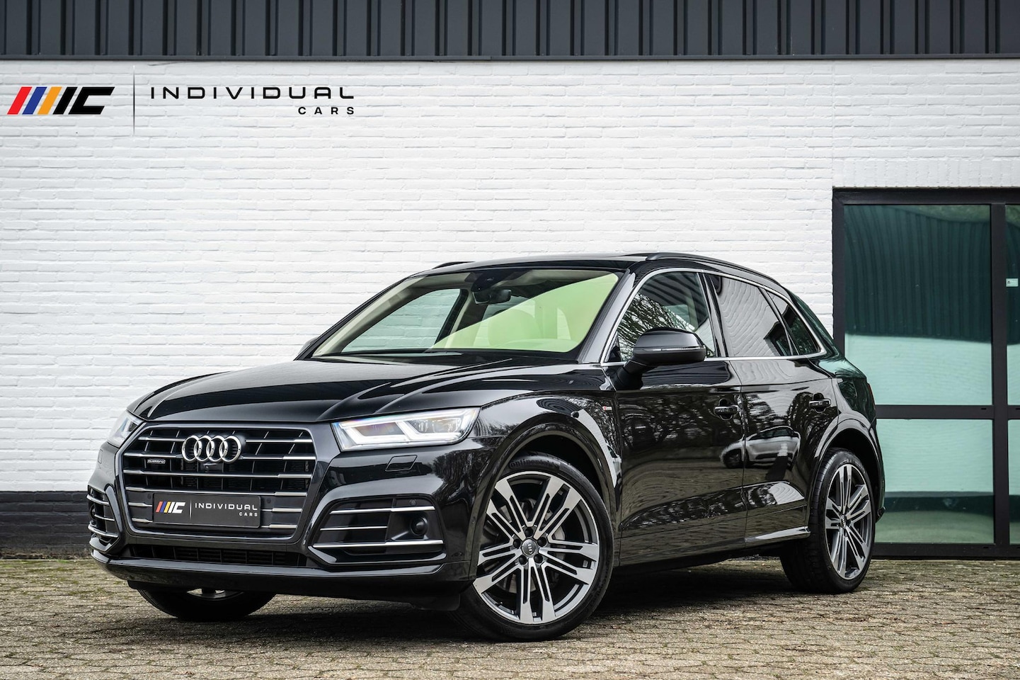 Audi Q5 - 55 TFSI e S-Line Competition Luchtvering Panorama - AutoWereld.nl