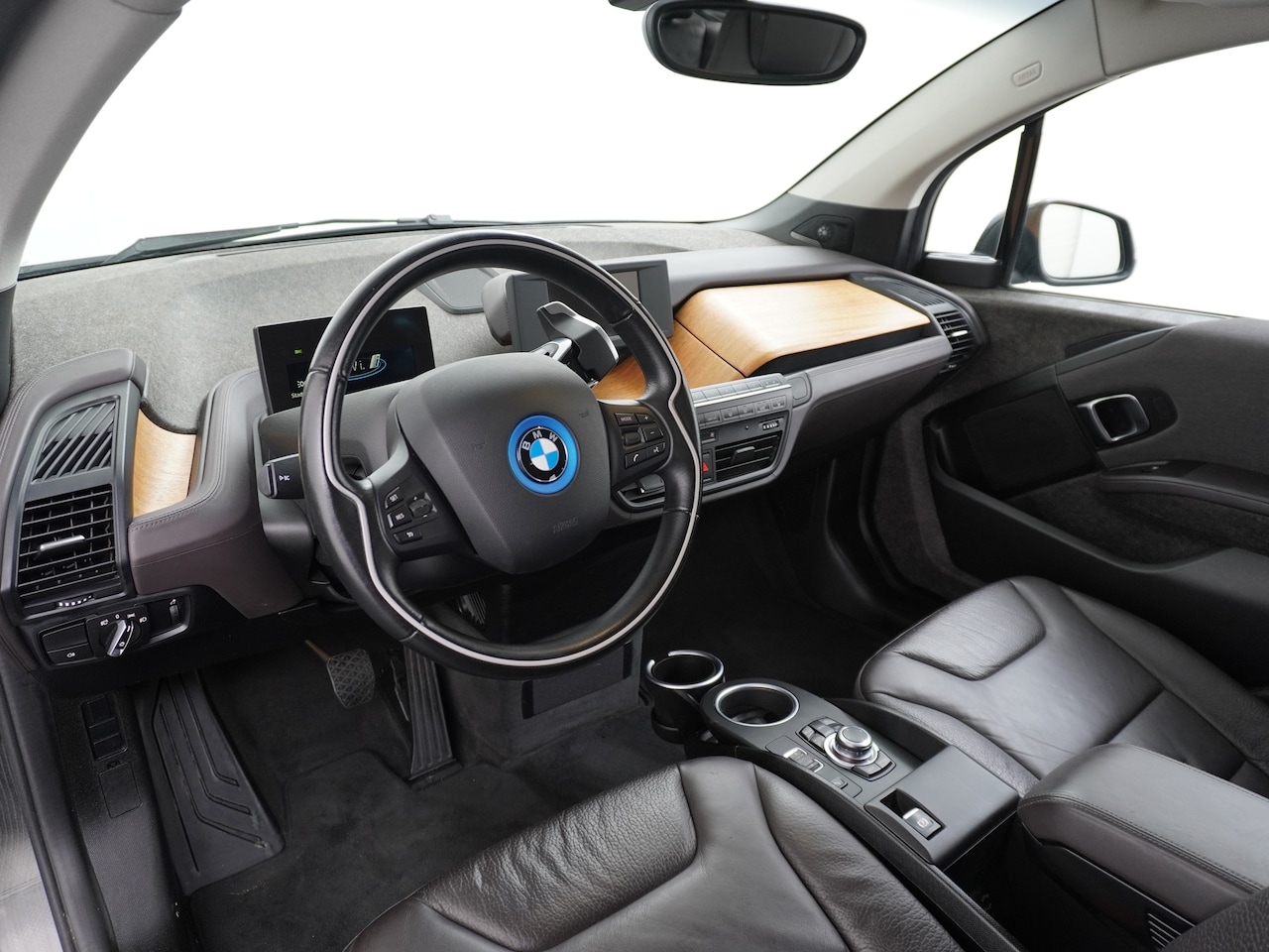 BMW i3 - 170pk Leer Camera Warmtepomp Navi I-Performance Ecc Stoelverwarming Cruise-Control Comfort - AutoWereld.nl