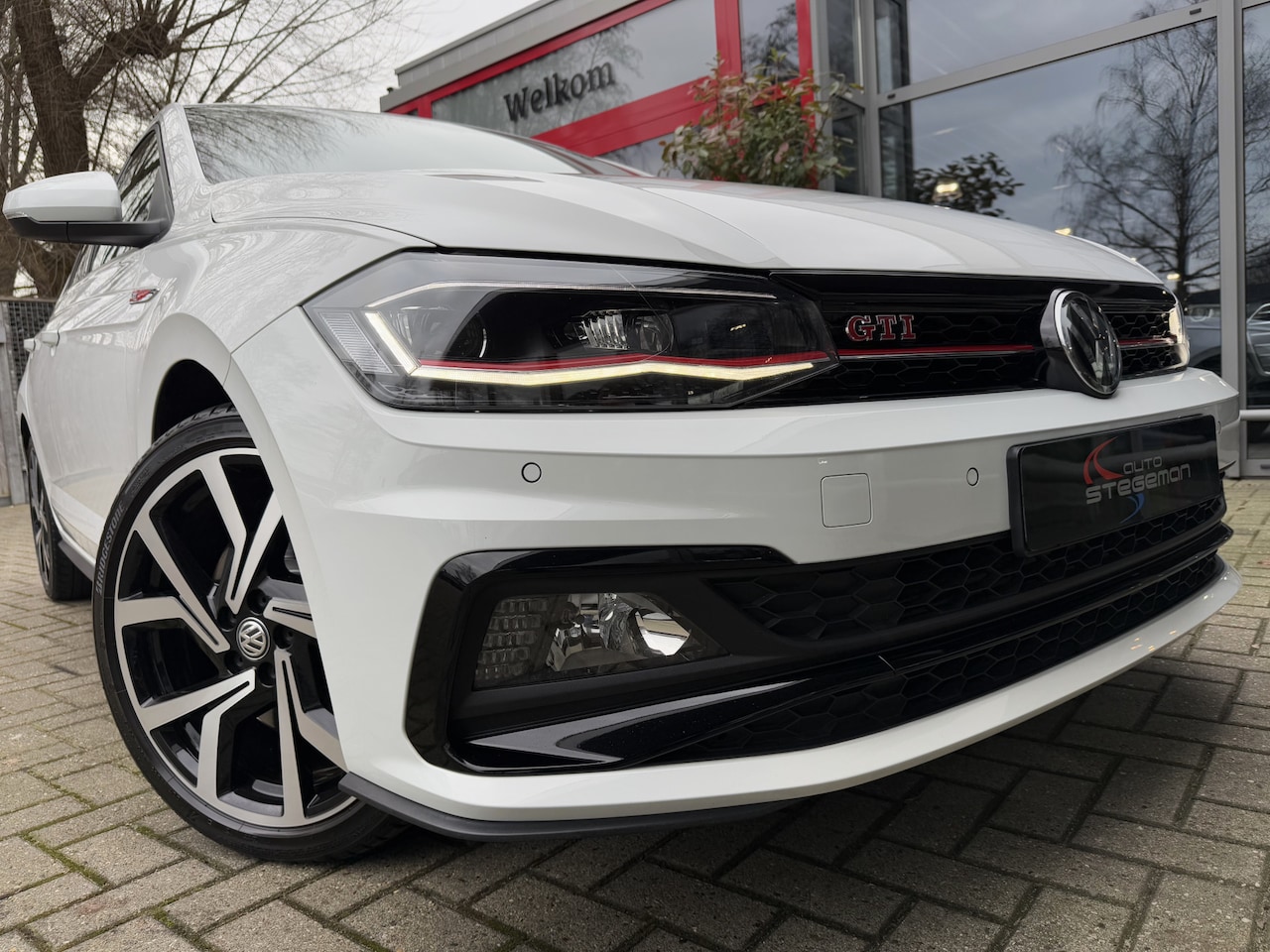 Volkswagen Polo - 2.0 TSI *!* GTI *!* AUT. *!* VIRTUAL/ LED 18 INCH/ PRIVACY GLAS *!* - AutoWereld.nl