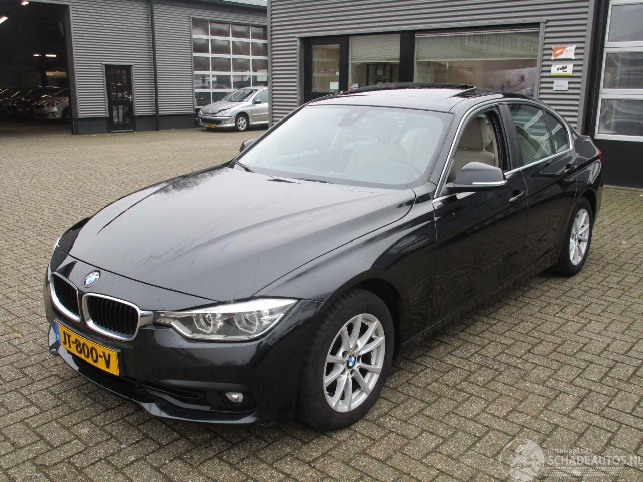 BMW 3-serie - 318I sedan executive automaat - AutoWereld.nl