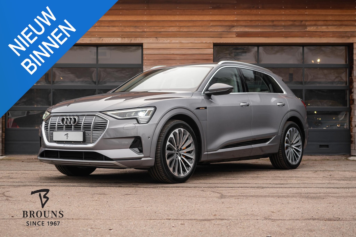 Audi e-tron - 55 quattro Business edition Plus 95 kWh 408pk *Panorama-360gr-Trekh - AutoWereld.nl