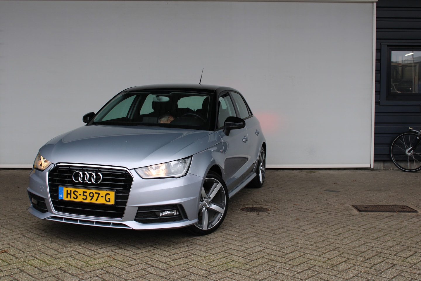 Audi A1 Sportback - 1.0 TFSI Adrenalin | Sline | Navigatie | Lichtmetalen velgen 17 inch | - AutoWereld.nl