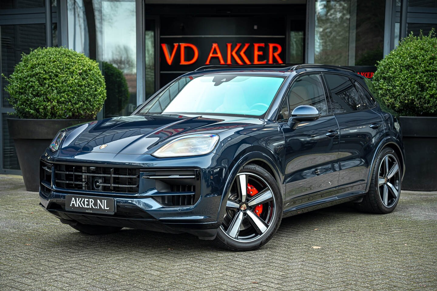 Porsche Cayenne - S E-HYBRID SPORTDESIGN+4WSTURING+PANO.DAK+HEADUP+3DCAM. - AutoWereld.nl