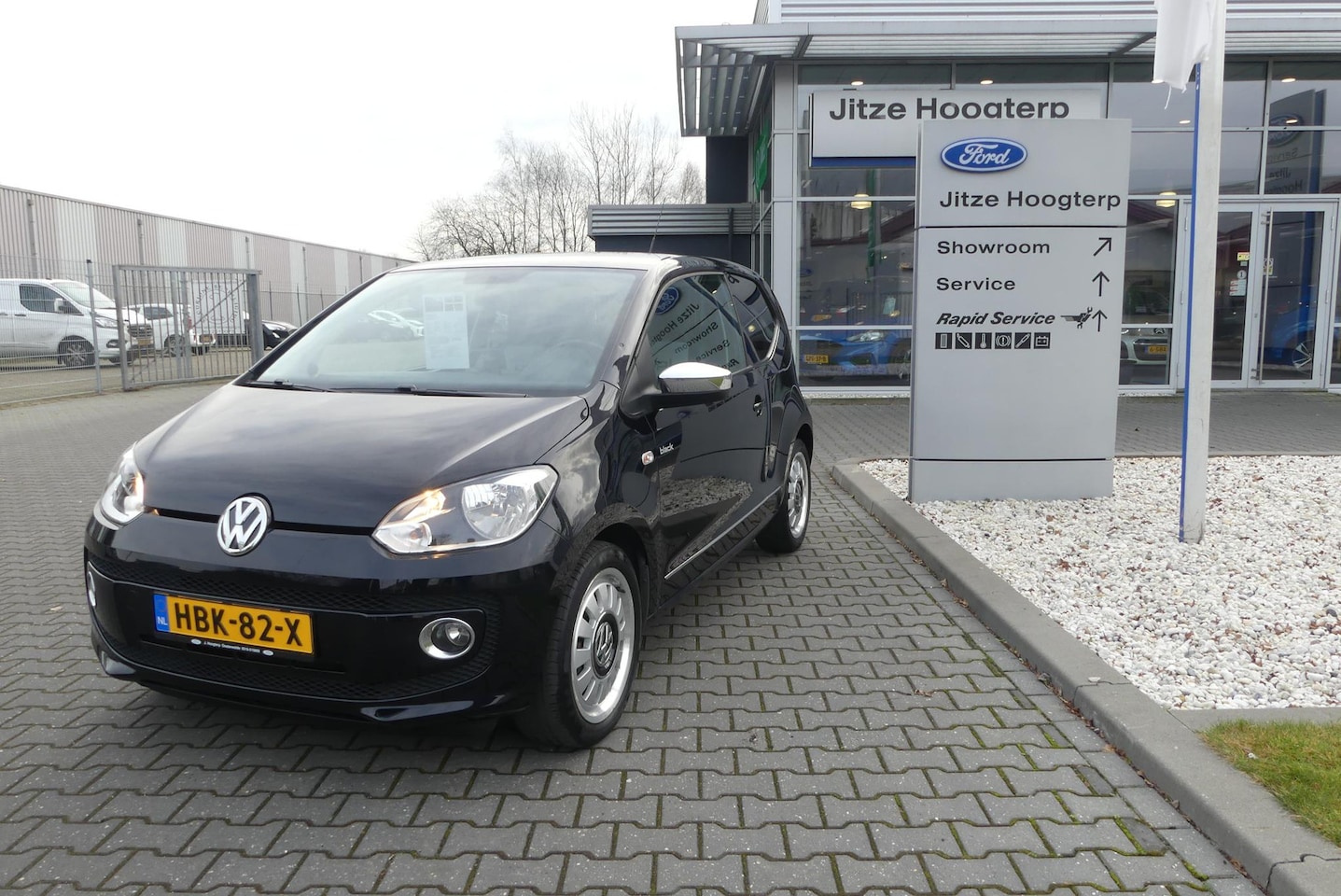 Volkswagen Up! - 1.0 high up! BlueMotion NAVI.BLACK UP!. AIRCO.70006KM 16 INCH. - AutoWereld.nl