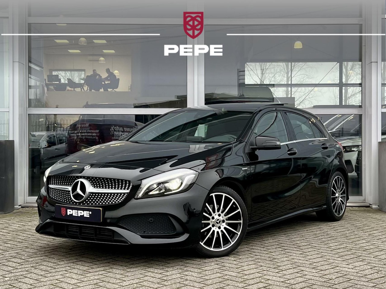 Mercedes-Benz A-klasse - 160 Prestige AMG|PANO|LED|NAVI|LAGE KM|18" - AutoWereld.nl