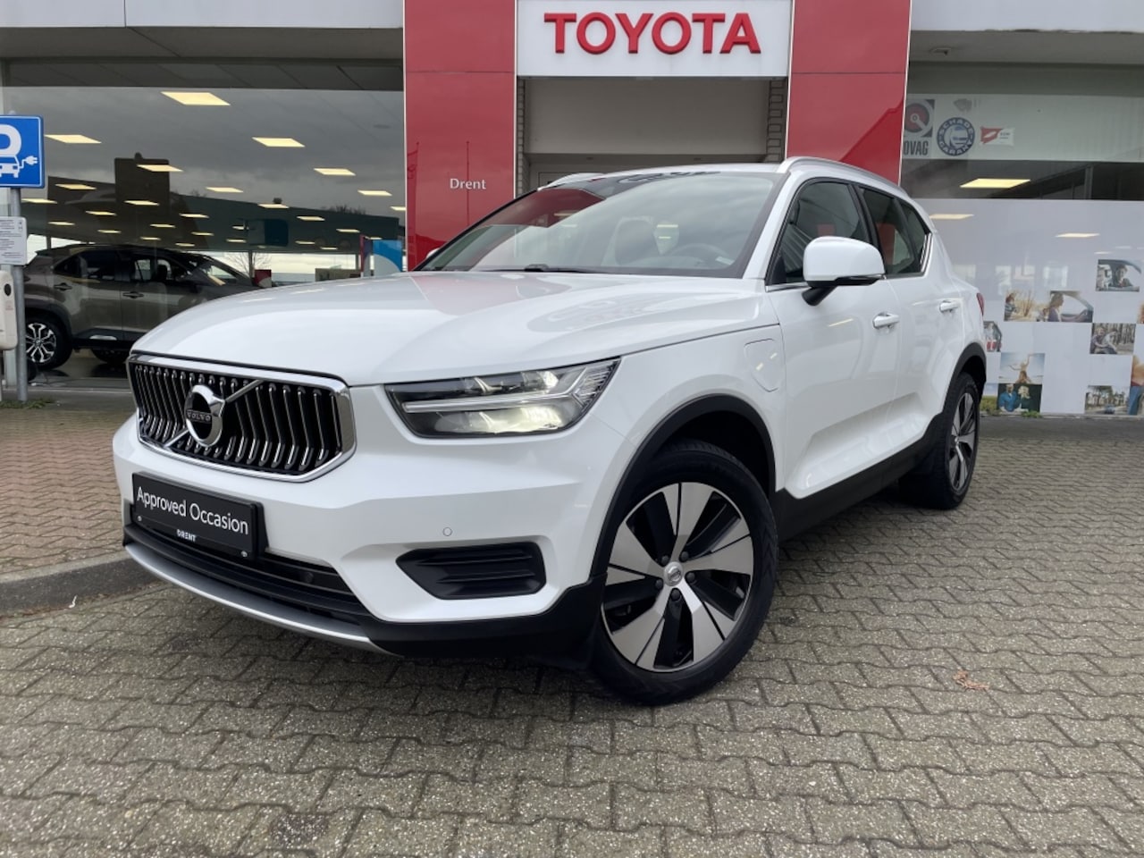 Volvo XC40 - XC40 - T4 Recharge Inscription Expression Plug-In | Stuurverwarm - AutoWereld.nl