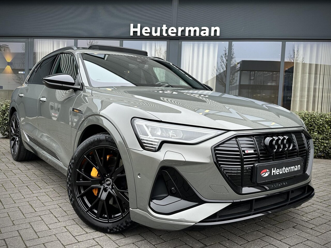 Audi e-tron - 50 Quattro S BLack Edition/ Panodak/ Sfeerverl. - AutoWereld.nl