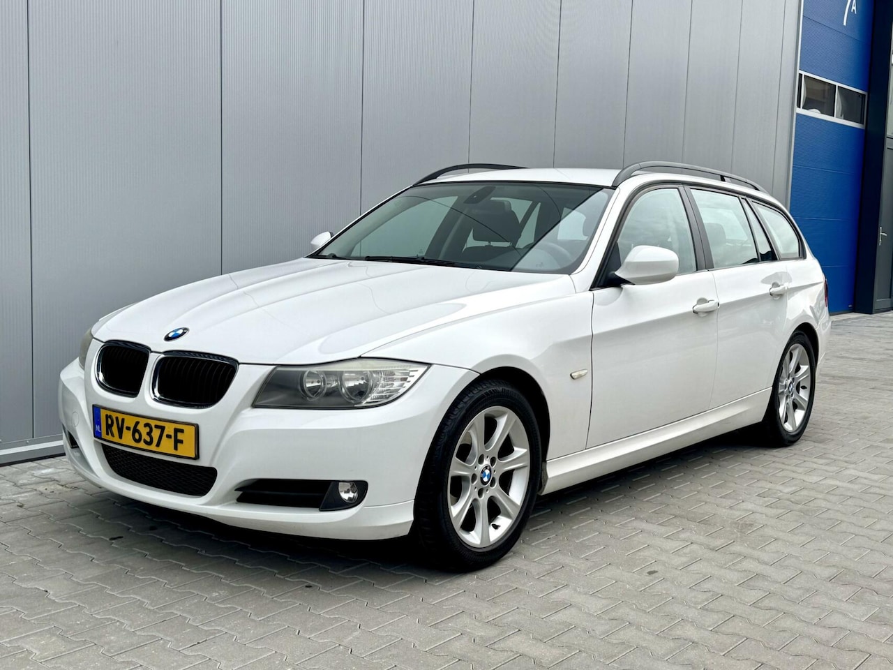 BMW 3-serie Touring - 318i LCI Facelift | Automaat | PDC | Climate - AutoWereld.nl