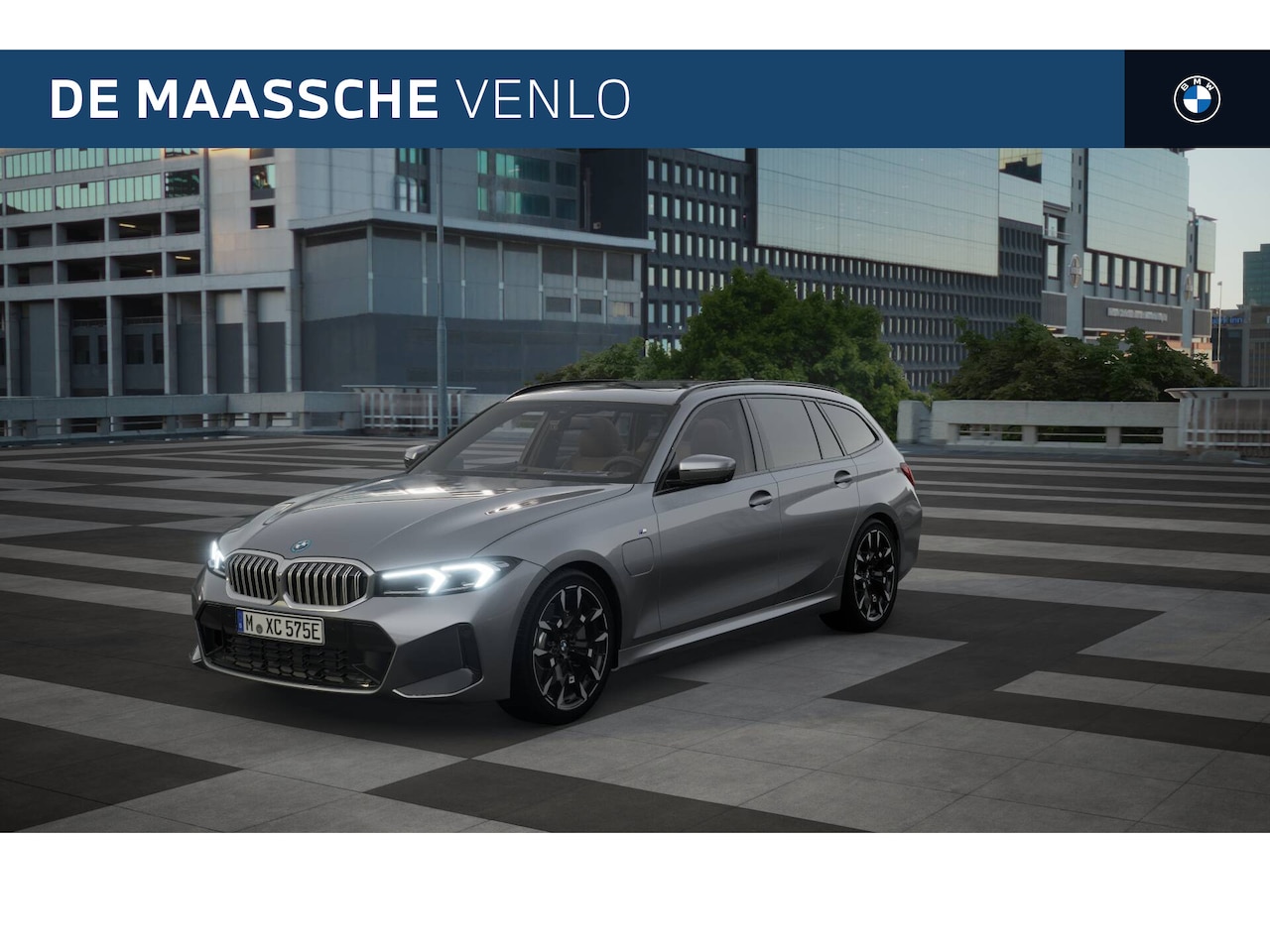 BMW 3-serie Touring - 330e M Sport Automaat / Panoramadak / Trekhaak / Sportstoelen / Adaptieve LED / Parking As - AutoWereld.nl