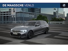 BMW 3-serie Touring - 330e M Sport Automaat / Panoramadak / Trekhaak / Sportstoelen / Adaptieve LED / Parking As