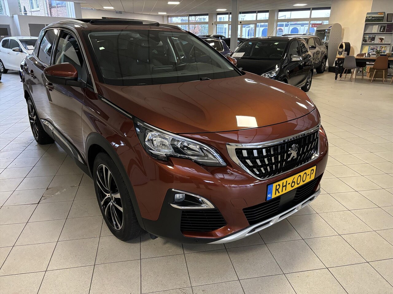 Peugeot 3008 - 1.6 e-THP 165pk Allure RIJKLAAR TREKHAAK - AutoWereld.nl