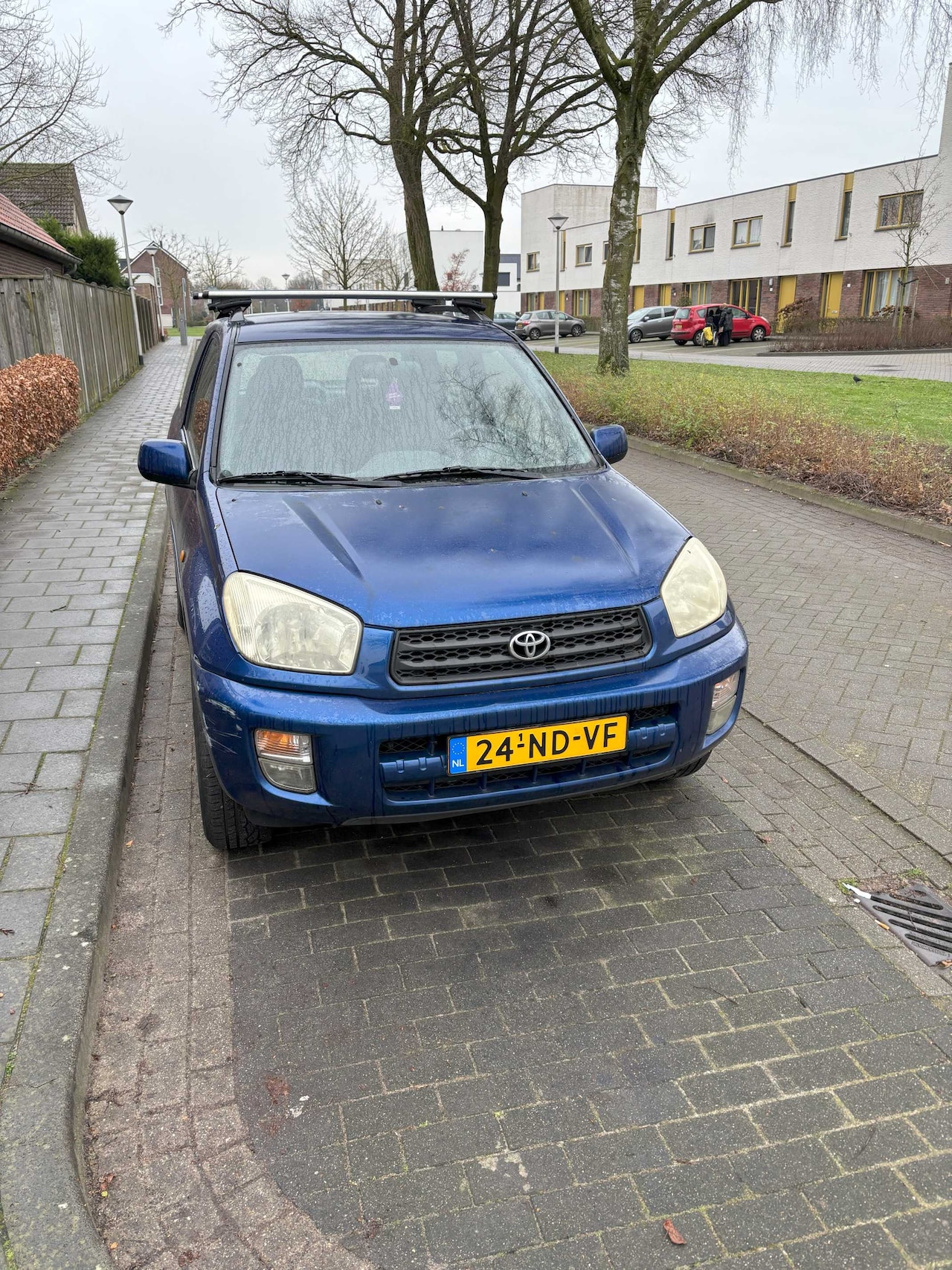 Toyota RAV4 - 1.8-16V VVT-i Luna - AutoWereld.nl