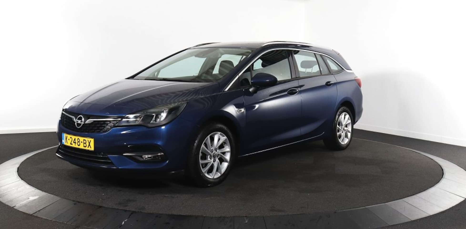 Opel Astra Sports Tourer - 1.2 Business Elegance | Trekhaak | Achteruitrijcamera | - AutoWereld.nl