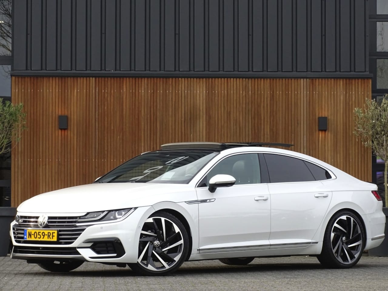 Volkswagen Arteon - 2.0 TSI 191PK DSG / Highline / R-line / LED - AutoWereld.nl