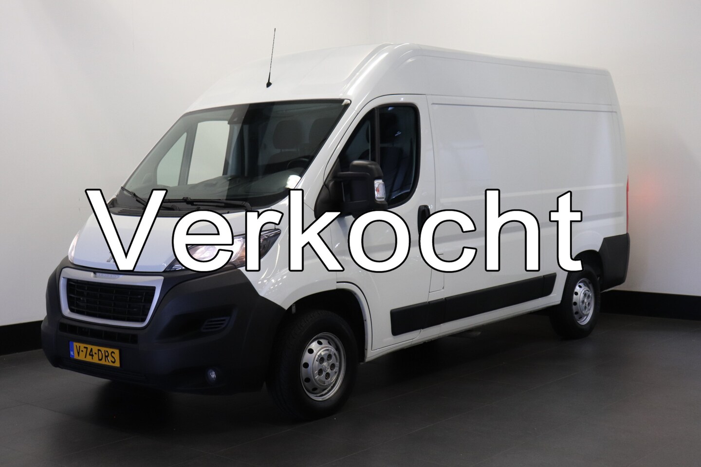 Peugeot Boxer - 2.2 BlueHDi 120PK L2H2 EURO 6 - Airco - Navi - Cruise - € 15.900,- Excl. - AutoWereld.nl