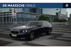 BMW 5-serie Touring - 530e M Sport Automaat / Trekhaak / Adaptieve LED / Parking Assistant Plus / Comfort Access