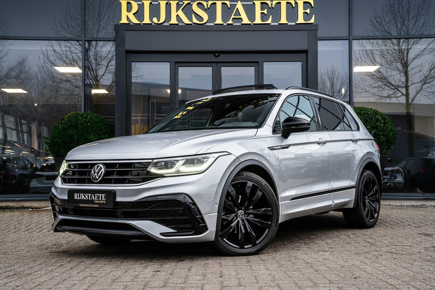 Volkswagen Tiguan - 1.5 TSI R-Line|PANO|DYNAUDIO|ACC|20'' - AutoWereld.nl