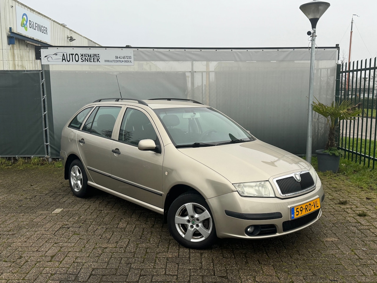 Skoda Fabia Combi - 1.4-16V Elegance - APK 09-25 - Airco - Cruise - AutoWereld.nl