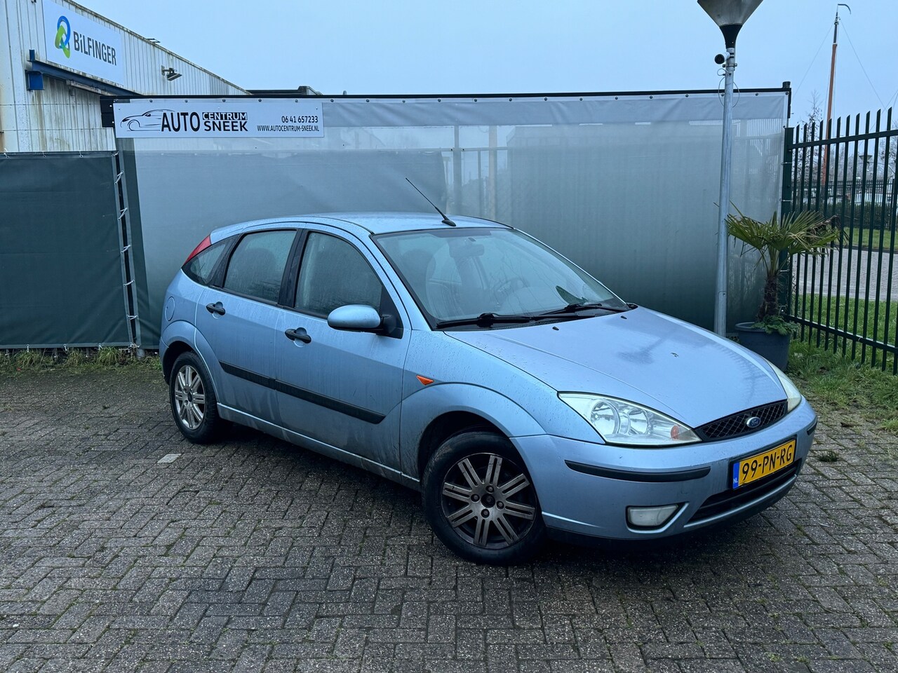 Ford Focus - 1.6-16V Futura - Airco - Leder - AutoWereld.nl