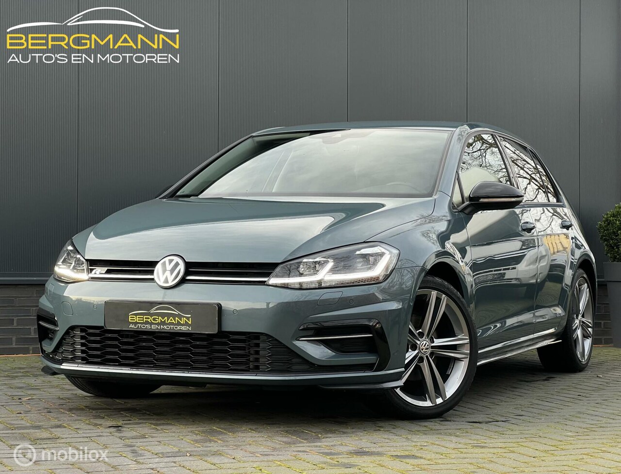 Volkswagen Golf - 1.5 TSI IQ Drive R-Line DSG|LED|Carplay|ACC - AutoWereld.nl