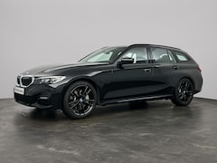 BMW 3-serie Touring - 330e xDrive High Executive | 19 inch | Trekhaak | Stoelverwarming | Sportstoelen |