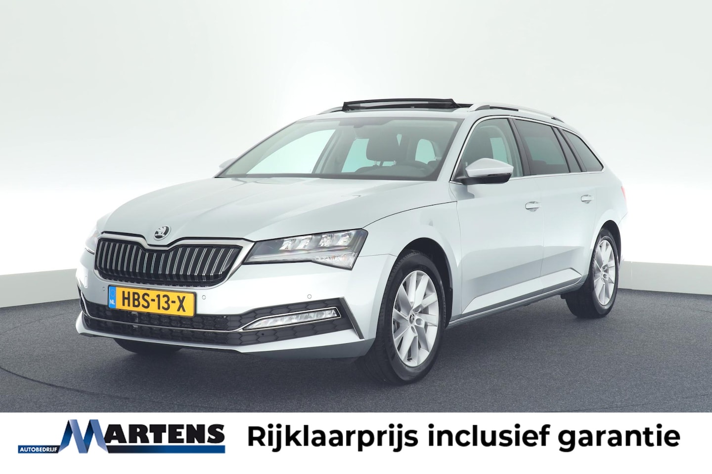 Skoda Superb Combi - 1.4 TSI 218pk DSG iV Business Edition Plus Camera Virtual Cockpit Panoramadak Navigatie - AutoWereld.nl