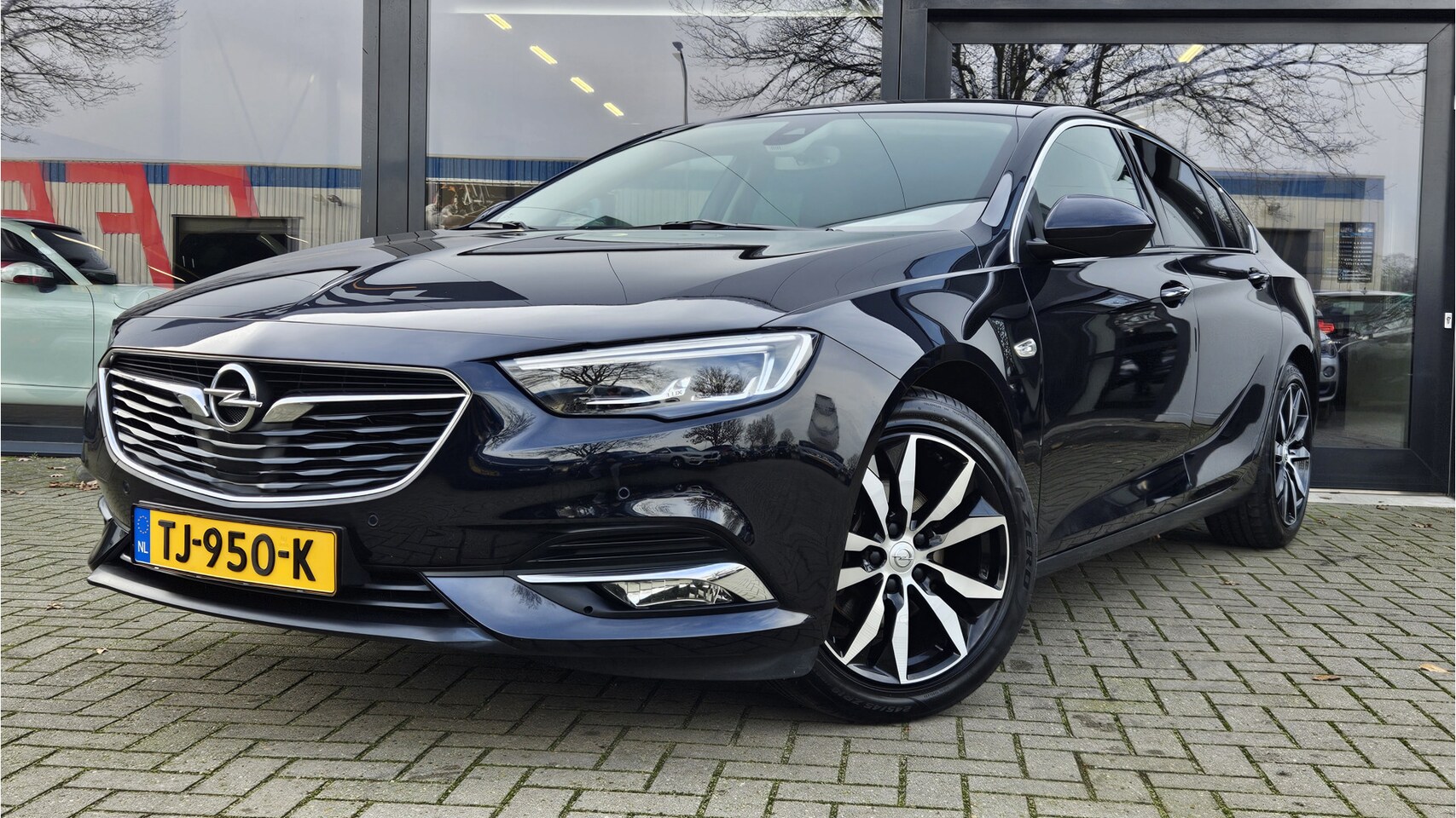 Opel Insignia Grand Sport - 1.5 Turbo Innovation + LED + CAMERA + HALF LEER + KEYLESS - AutoWereld.nl