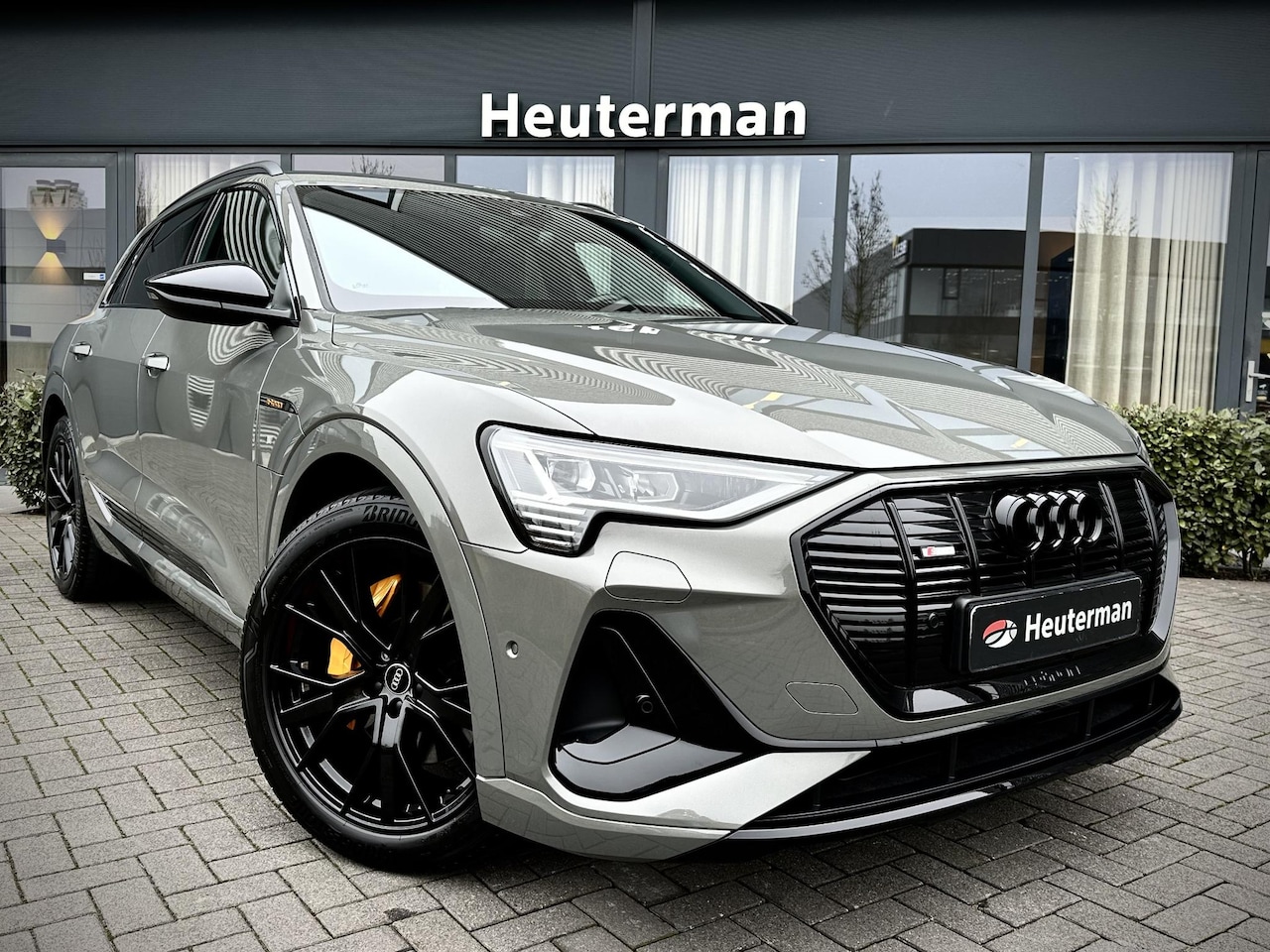 Audi e-tron - 50 Quattro S Line Black Edition/ B&O/ Chronos Grau - AutoWereld.nl