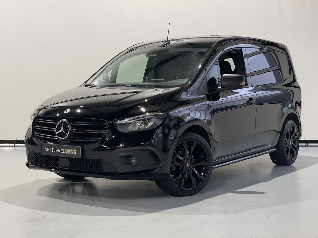 Mercedes-Benz Citan - 112 CDI AUT/ 3 zits / Camera / Navi / Trekhaak - AutoWereld.nl