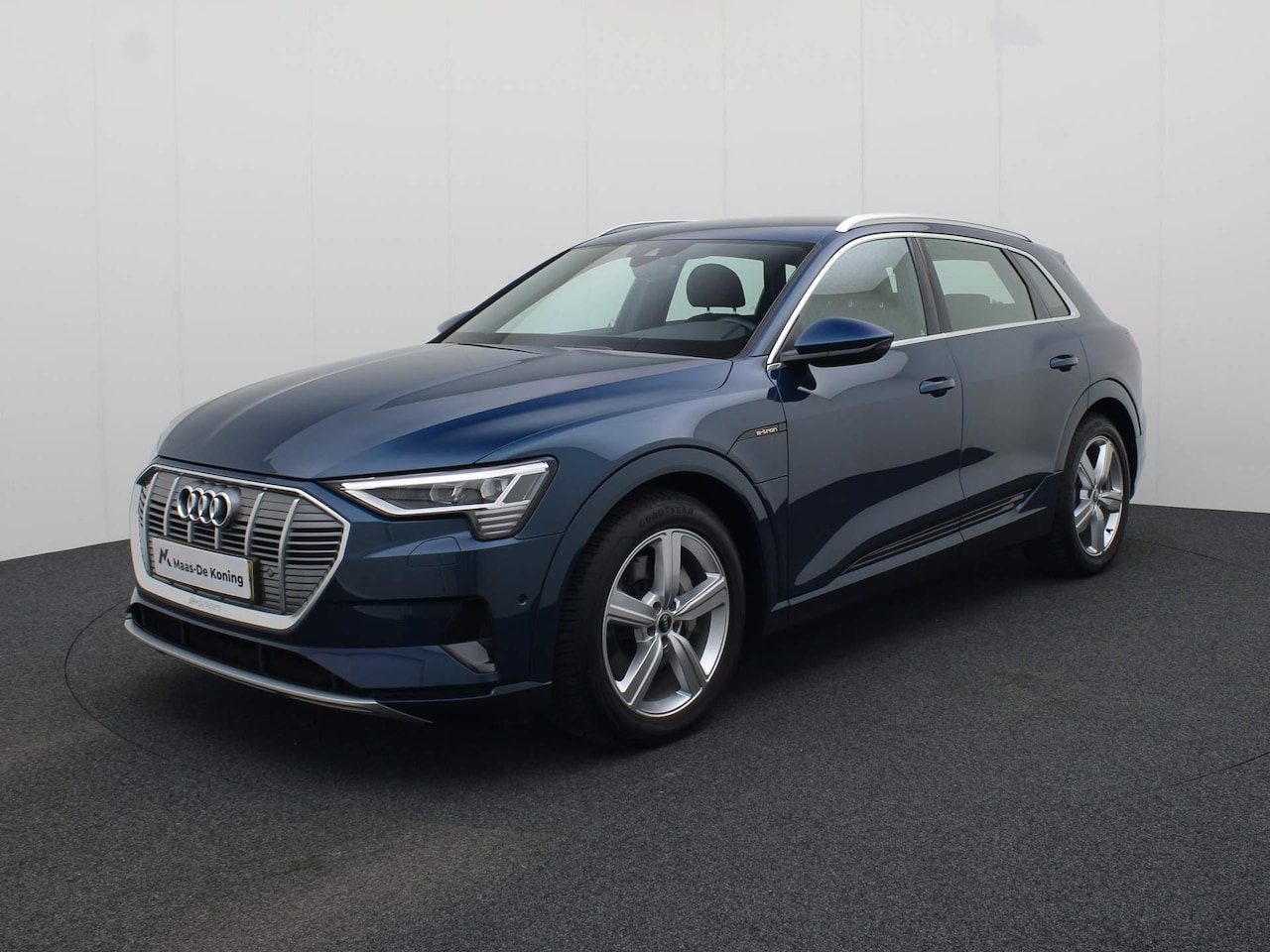 Audi e-tron - 55 quattro Advanced 300kW/408PK 95 kWh · Drive select · Luchtvering · Parkeersensoren + ca - AutoWereld.nl