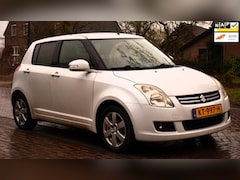 Suzuki Swift - 1.3 Base 5 DEURS MET AIRCO, ELEC. RAMEN EN TREKHAAK