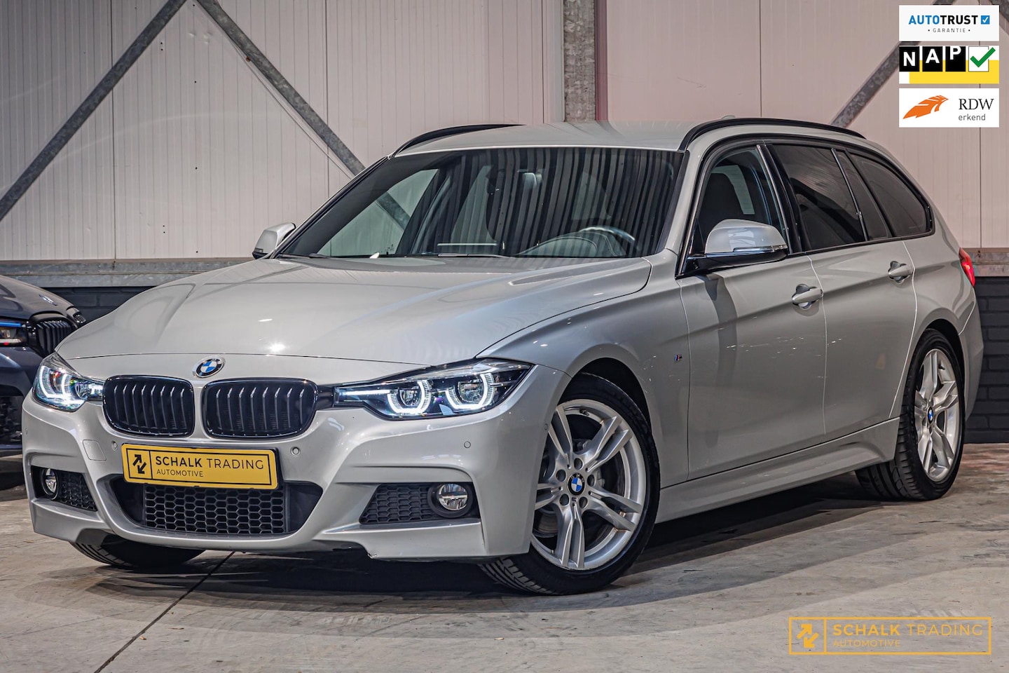 BMW 3-serie Touring - 320i High Executive|NAP|Cam|M-sport|Leder - AutoWereld.nl