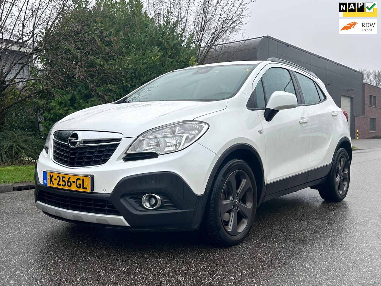 Opel Mokka - 1.6 Cosmo Navigatie*Cruise*Airco*Parkeersensoren*LM velgen*Nieuwe banden* - AutoWereld.nl