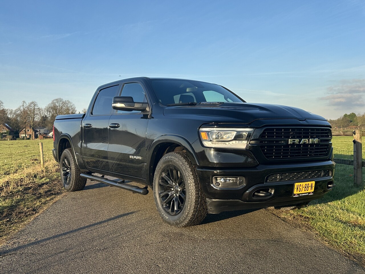 Dodge Ram 1500 - 5.7 V8 LPG 4x4 Crew Cab Laramie - AutoWereld.nl