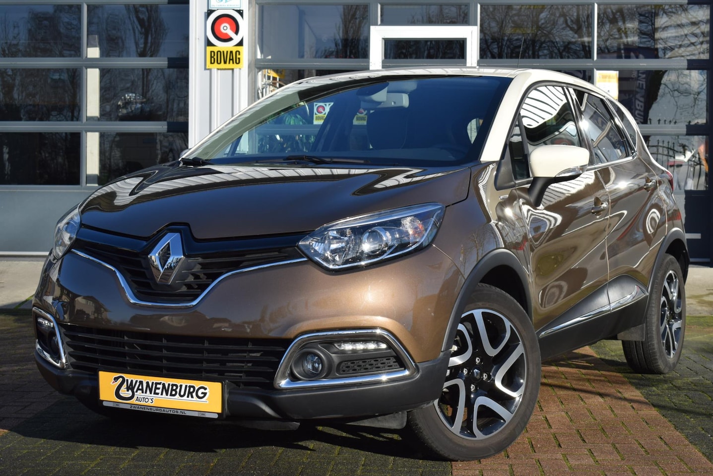 Renault Captur - 0.9 TCe Intens Leder Navi Km 58.000!! - AutoWereld.nl