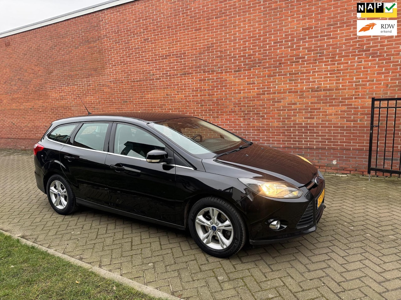 Ford Focus Wagon - 1.6 EcoBoost 150pk Trend Sport Airco Cruise - AutoWereld.nl