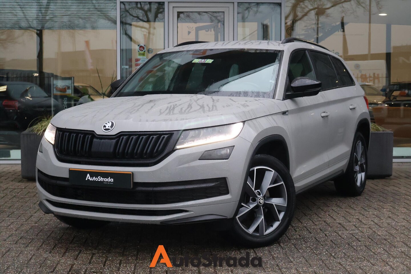 Skoda Kodiaq - 1.5 TSI Sportline Business ACT 150pk I Navi I Memory I Trekhaak I Climate I Cruise - AutoWereld.nl