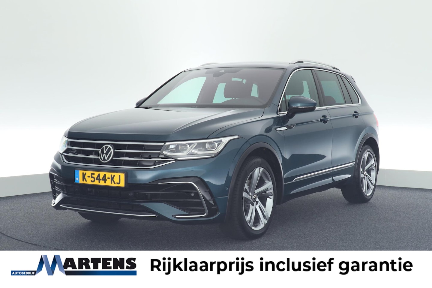 Volkswagen Tiguan - 1.5 TSI 150pk DSG R-Line Business+ Trekhaak Camera Stoelverwarming Keyless Virtual Cockpit - AutoWereld.nl