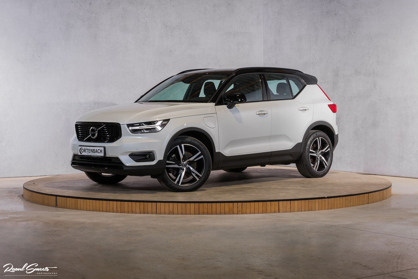 Volvo XC40 - 1.5 T5 Recharge R-Design | Apple Carplay | Cruise control | Camera | - AutoWereld.nl