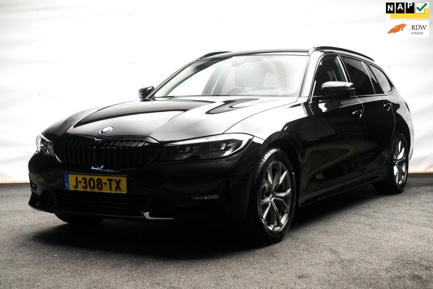 BMW 3-serie Touring - 320i 184PK Aut Sport Line Black Edition [ Leder EL-Trekhaak Stoelverwarming Live-Cockpit S - AutoWereld.nl