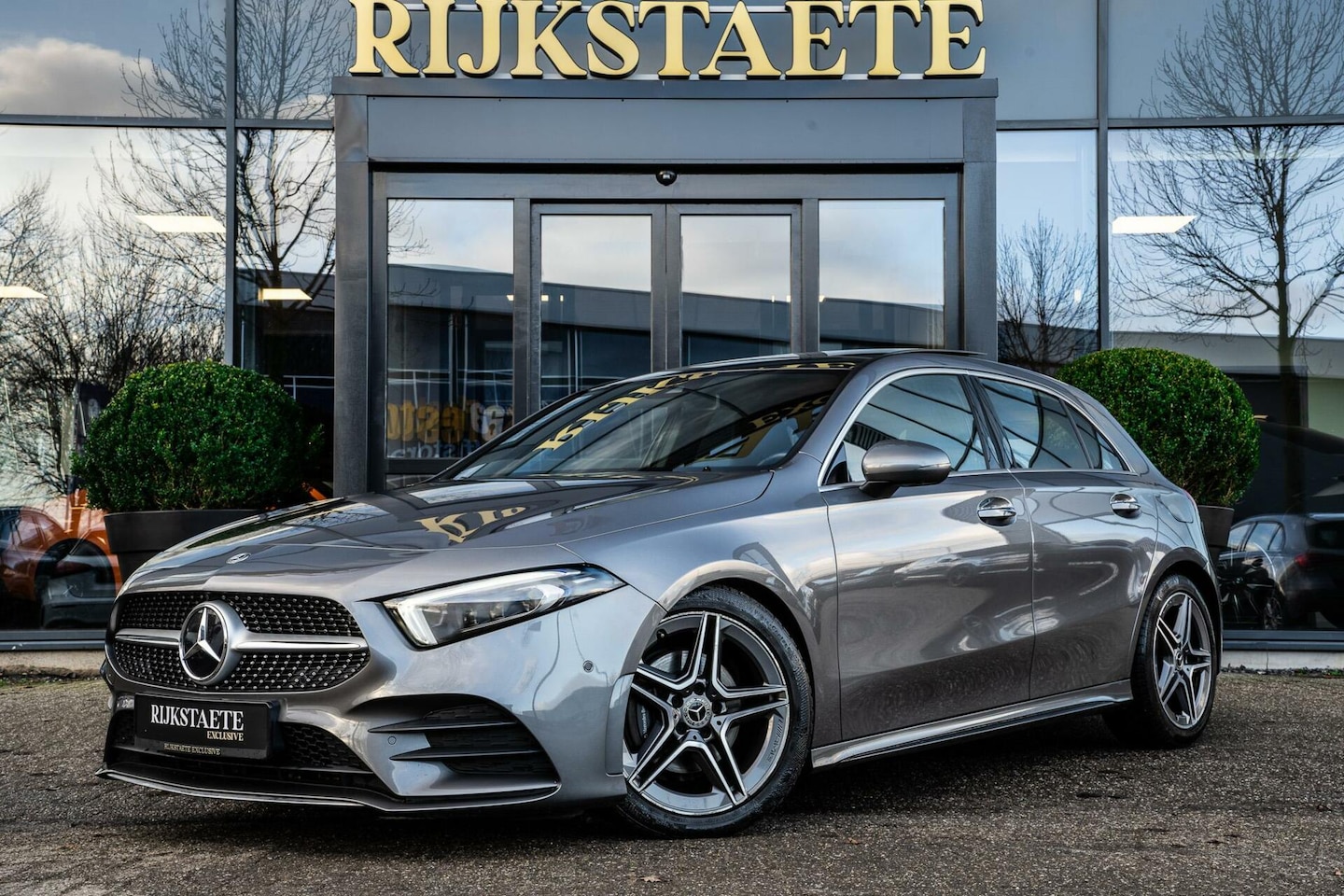 Mercedes-Benz A-klasse - A200 AMG|PANO|360 CAMERA|BURMESTER|MASSAGE - AutoWereld.nl