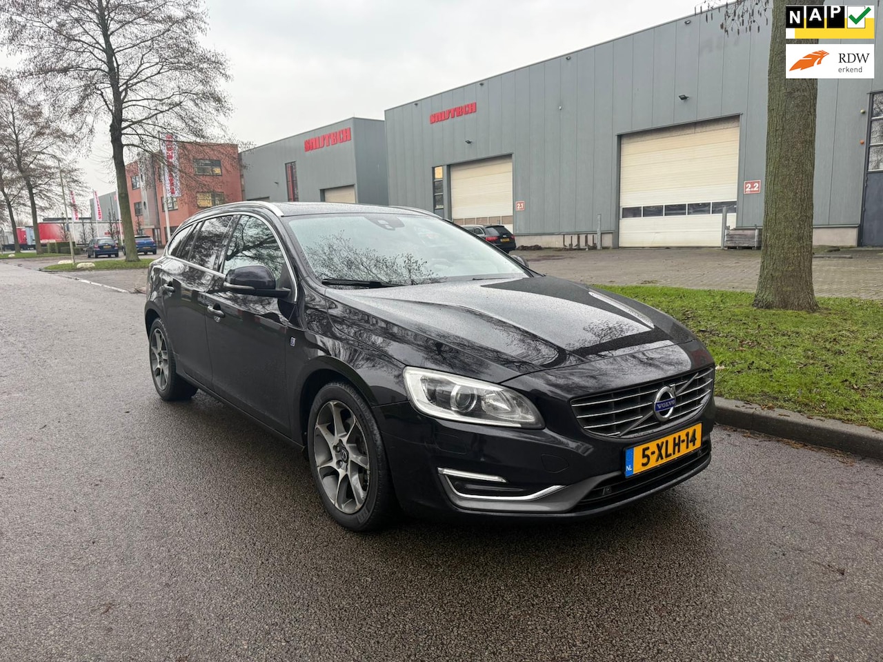 Volvo V60 - 2.0 D4 Ocean Race zeer nette auto - AutoWereld.nl