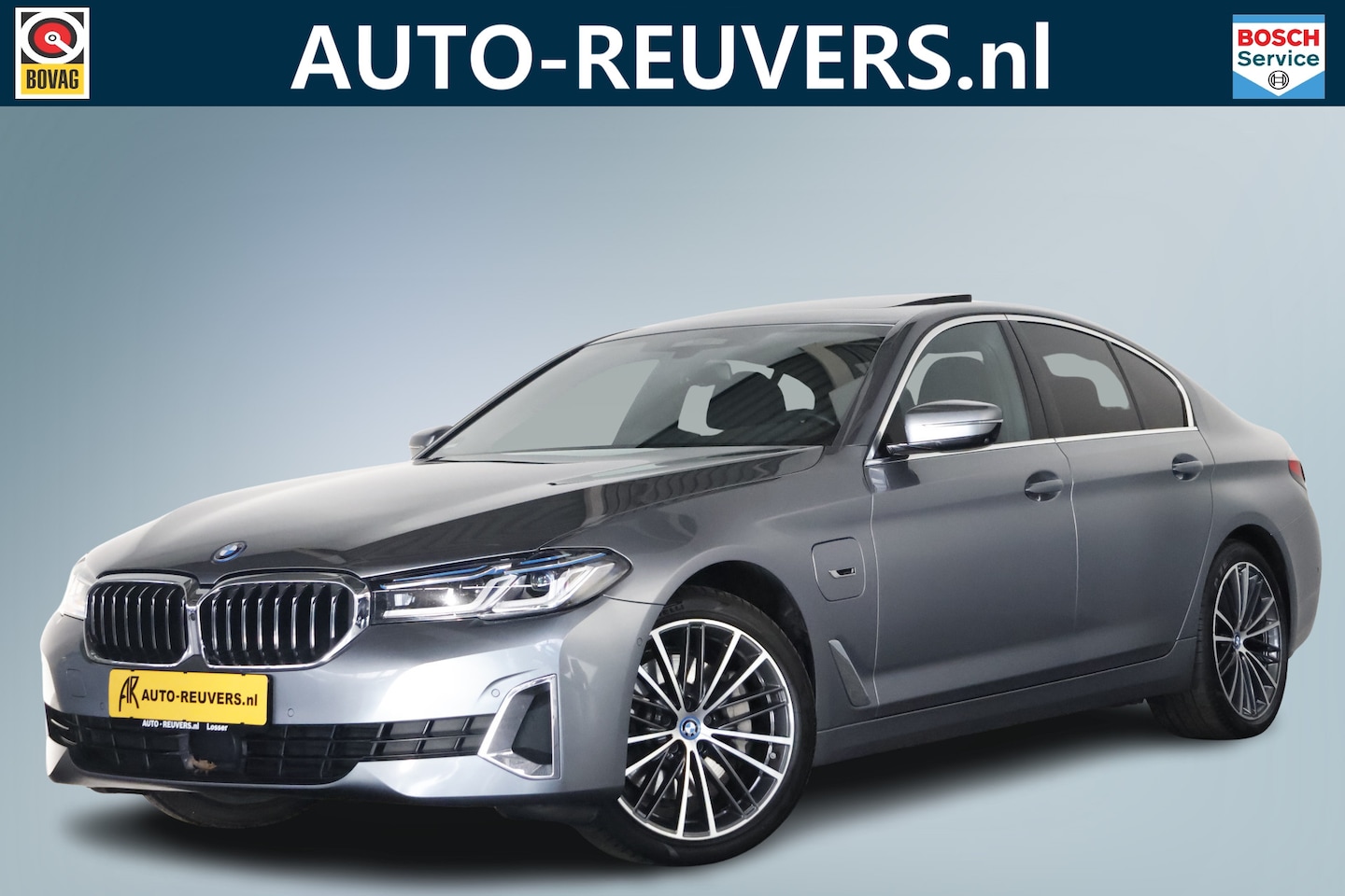 BMW 5-serie - 530e xDrive Luxury Line / Opendak / Leder / Pilot assist / LED / HUD - AutoWereld.nl