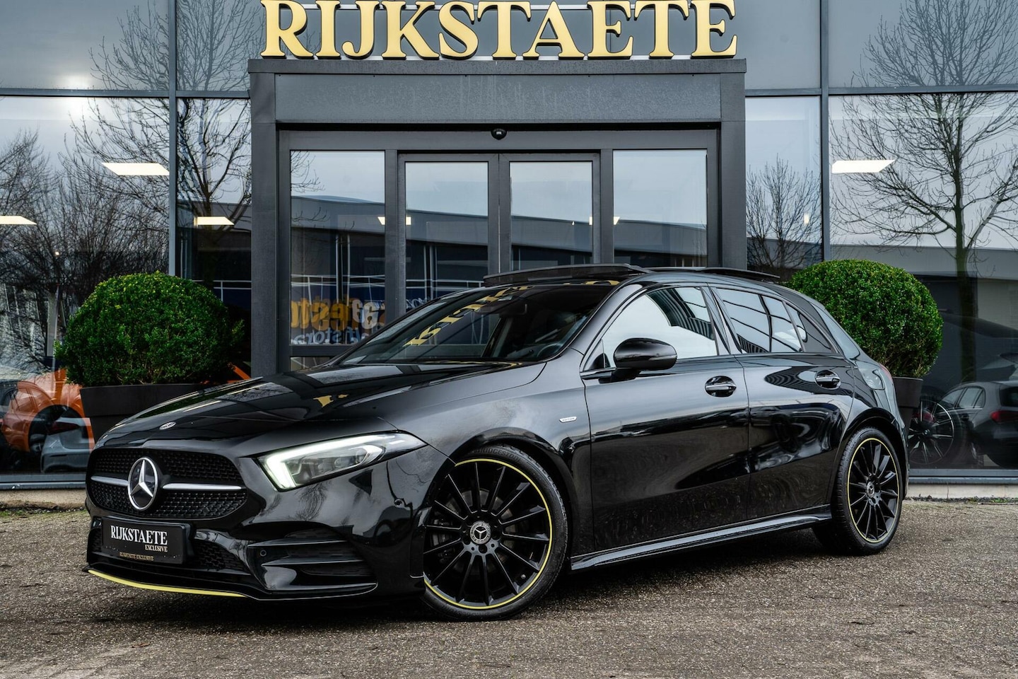 Mercedes-Benz A-klasse - A200 AMG|EDITION ONE|PANO|ACC|19''|CAMERA - AutoWereld.nl